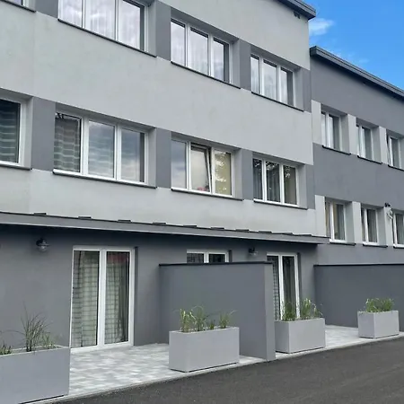 & Genery ホステル