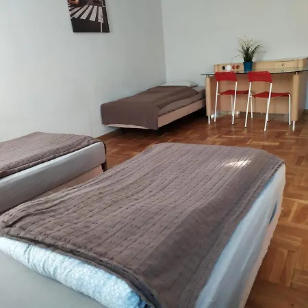 & Genery Hostel Wadowice