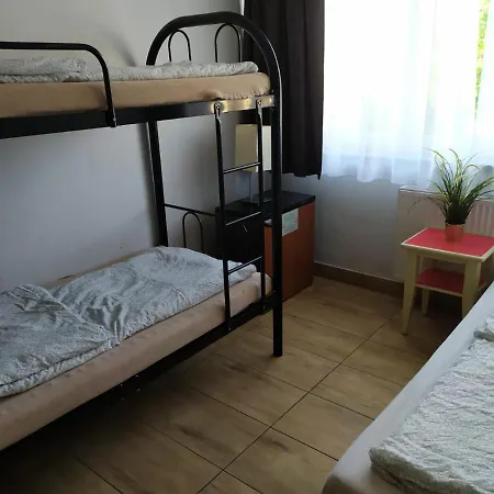 & Genery ホステル