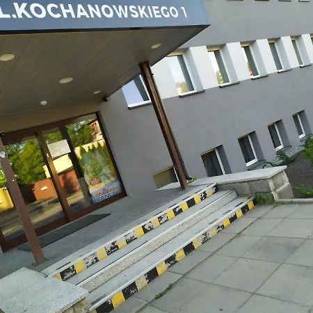 & Genery ホステル