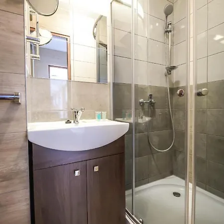 & Genery ホステル ヴァドヴィツェ